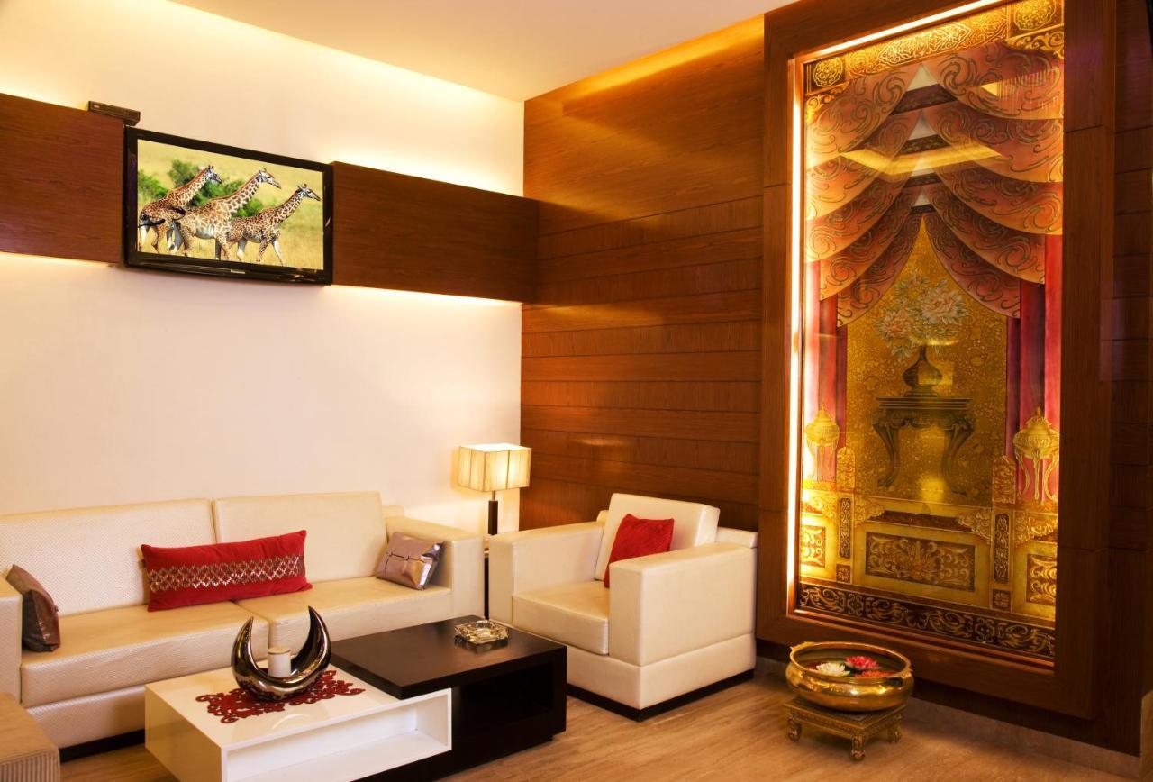Eddison Hotel Gurgaon Exterior photo