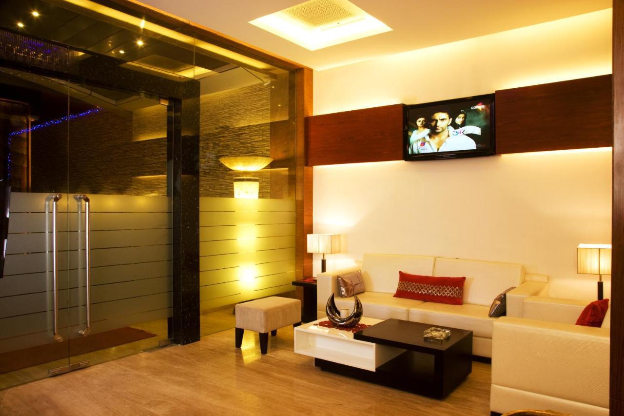 Eddison Hotel Gurgaon Exterior photo