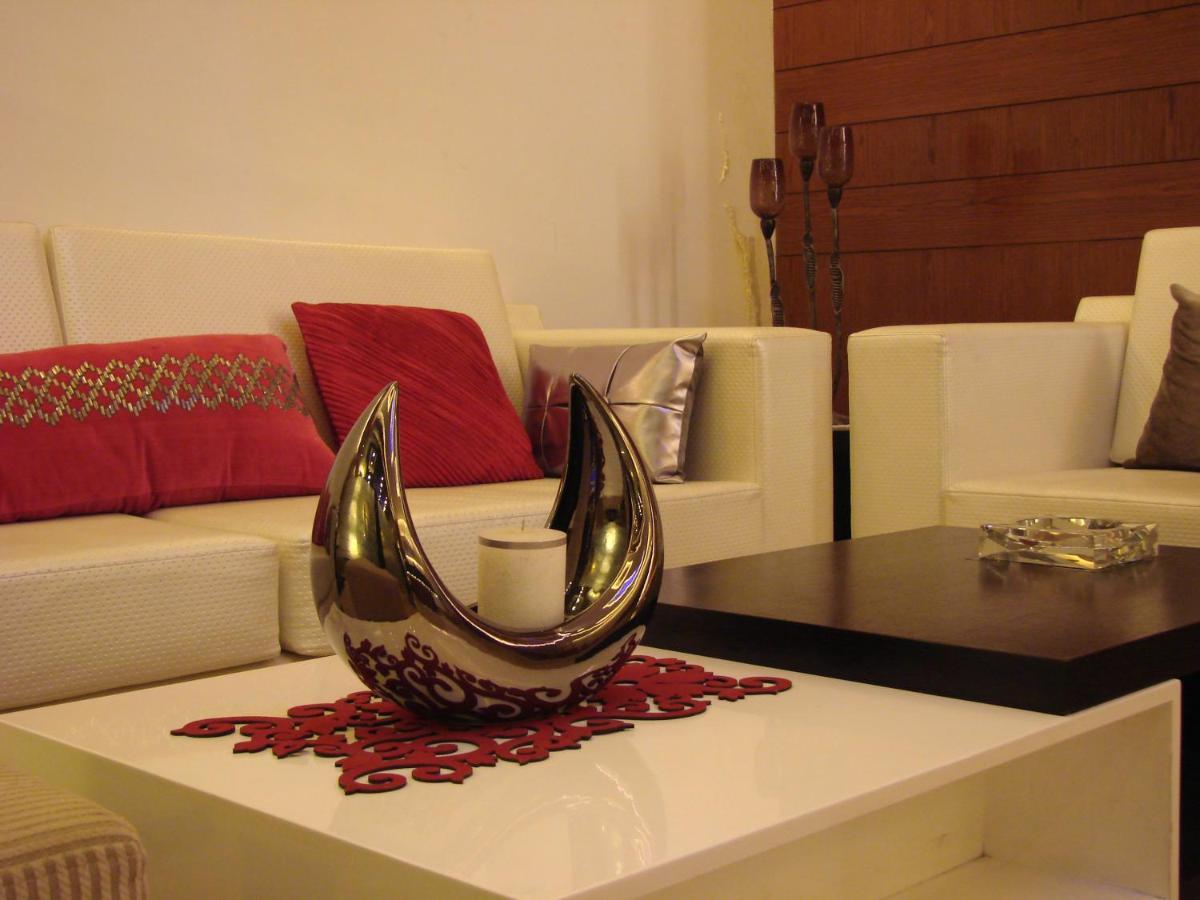 Eddison Hotel Gurgaon Exterior photo