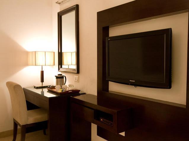 Eddison Hotel Gurgaon Exterior photo
